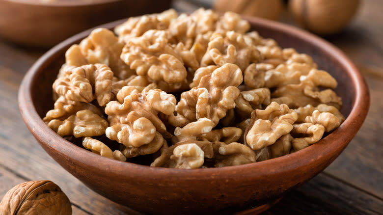 The One Nut You Should Be Eating Before Bedtime