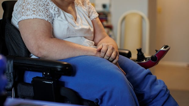 Quebec caregivers decry reduction in home-care services