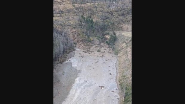 Water breaches landslide damming Chilcotin River