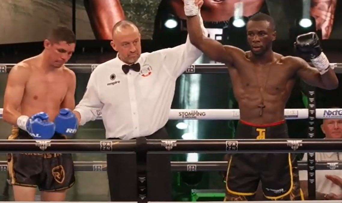 Chatham’s super lightweight boxer Tumi Phillips beats Mexico’s Christian Lopez Flores on points at the Brentwood Centre