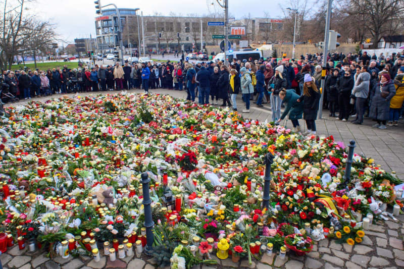 Germany probes warnings about man who ploughed into Christmas market