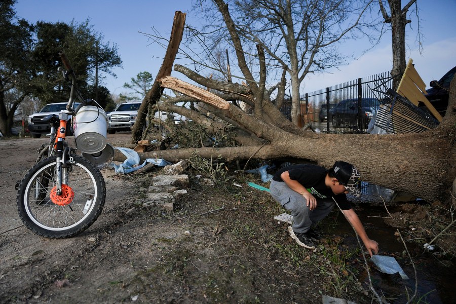 Tornadoes touch down in Texas and Mississippi, killing 2 and injuring 6 others