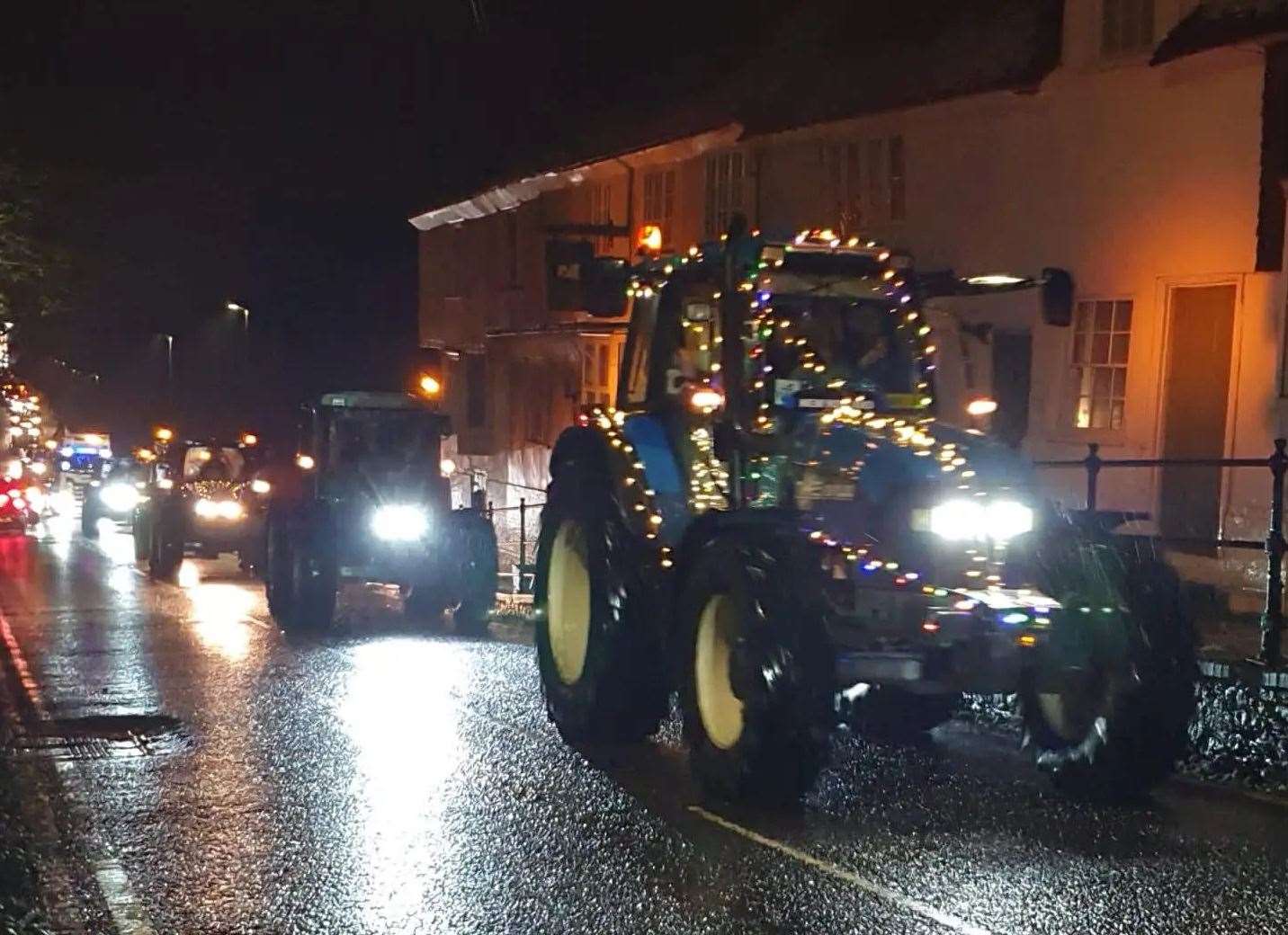 Date announced for annual ‘Light It Up!’ Weald Christmas tractor parade