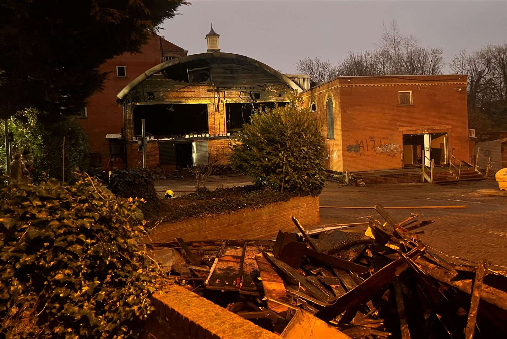 Pictures show aftermath of fire at abandoned nightclub in East Hill, Ashford