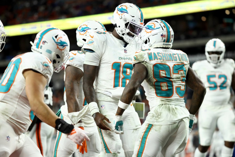 Former Cleveland QB leads Dolphins past Browns to keep playoff hopes alive