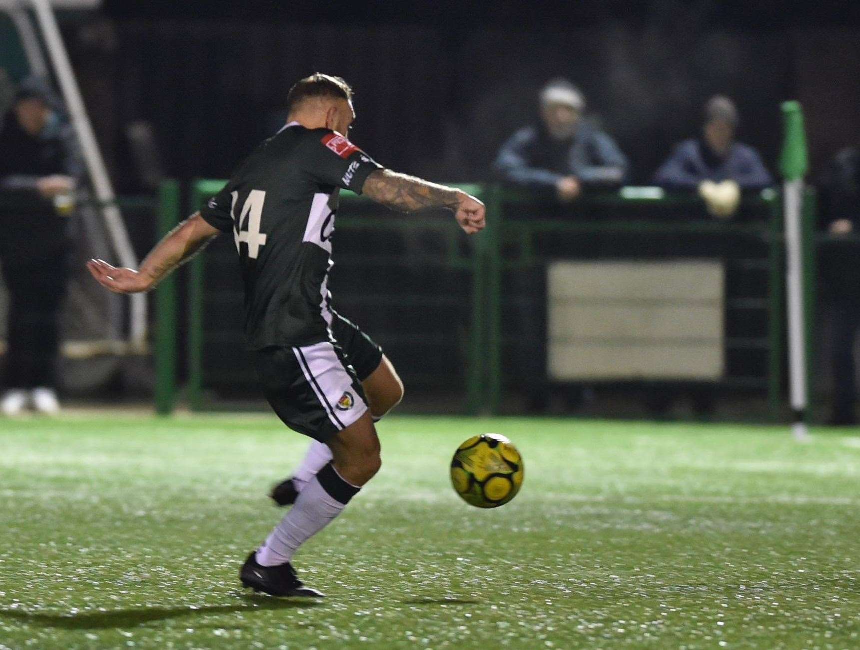 Ashford United manager Danny Kedwell aiming to extend Barry Fuller’s loan from Dorking Wanderers