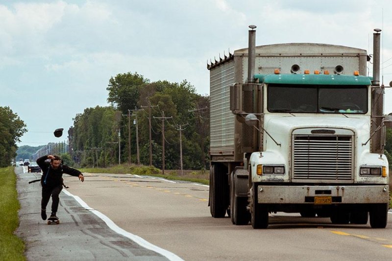 Long Island, N.Y., man skateboards 3,162 miles from coast to coast