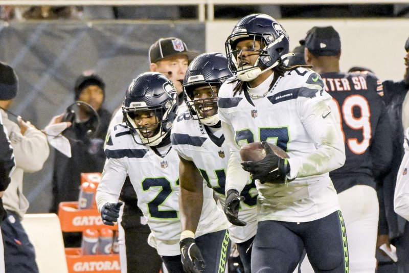 Riq Woolen interception helps Seahawks beat Bears, stay in playoff picture