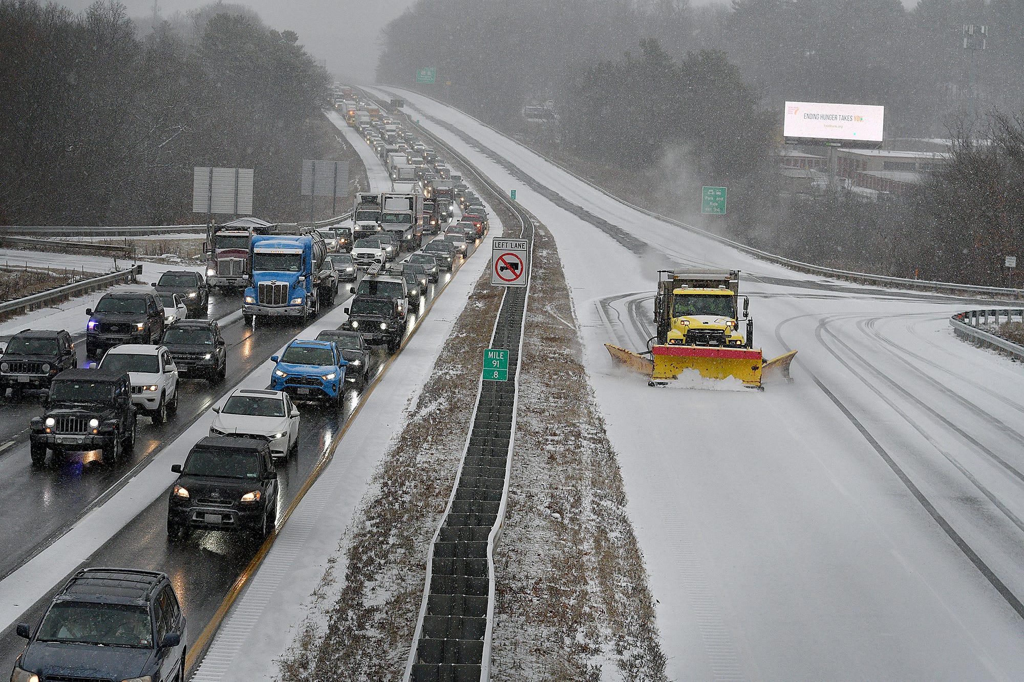 Snow snarls roads, highways across Mass. amid holiday travel – NECN