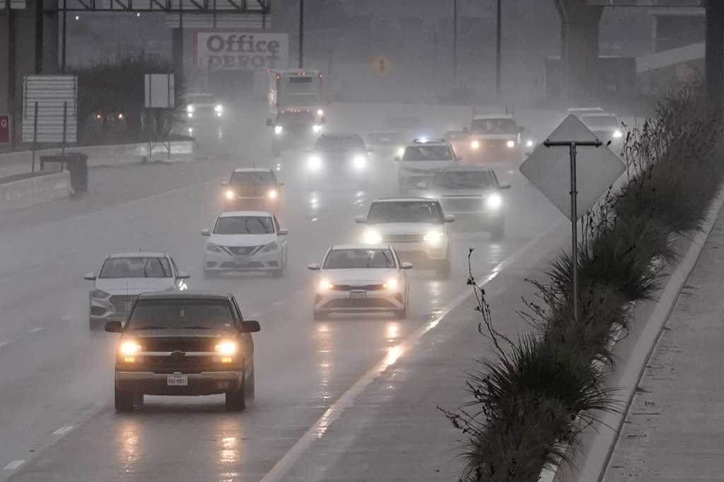 Severe storms threaten holiday travel across the US