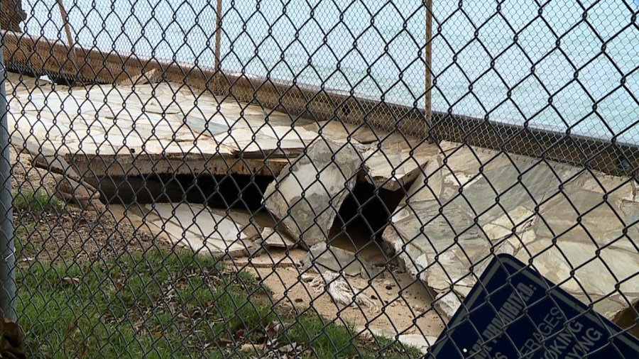 Collapsed sidewalk at Waikiki's Queens Beach to undergo emergency repairs