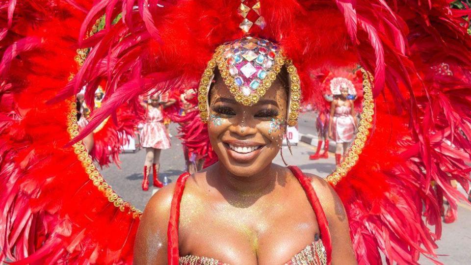 Nigerians take to the streets for Calabar Carnival