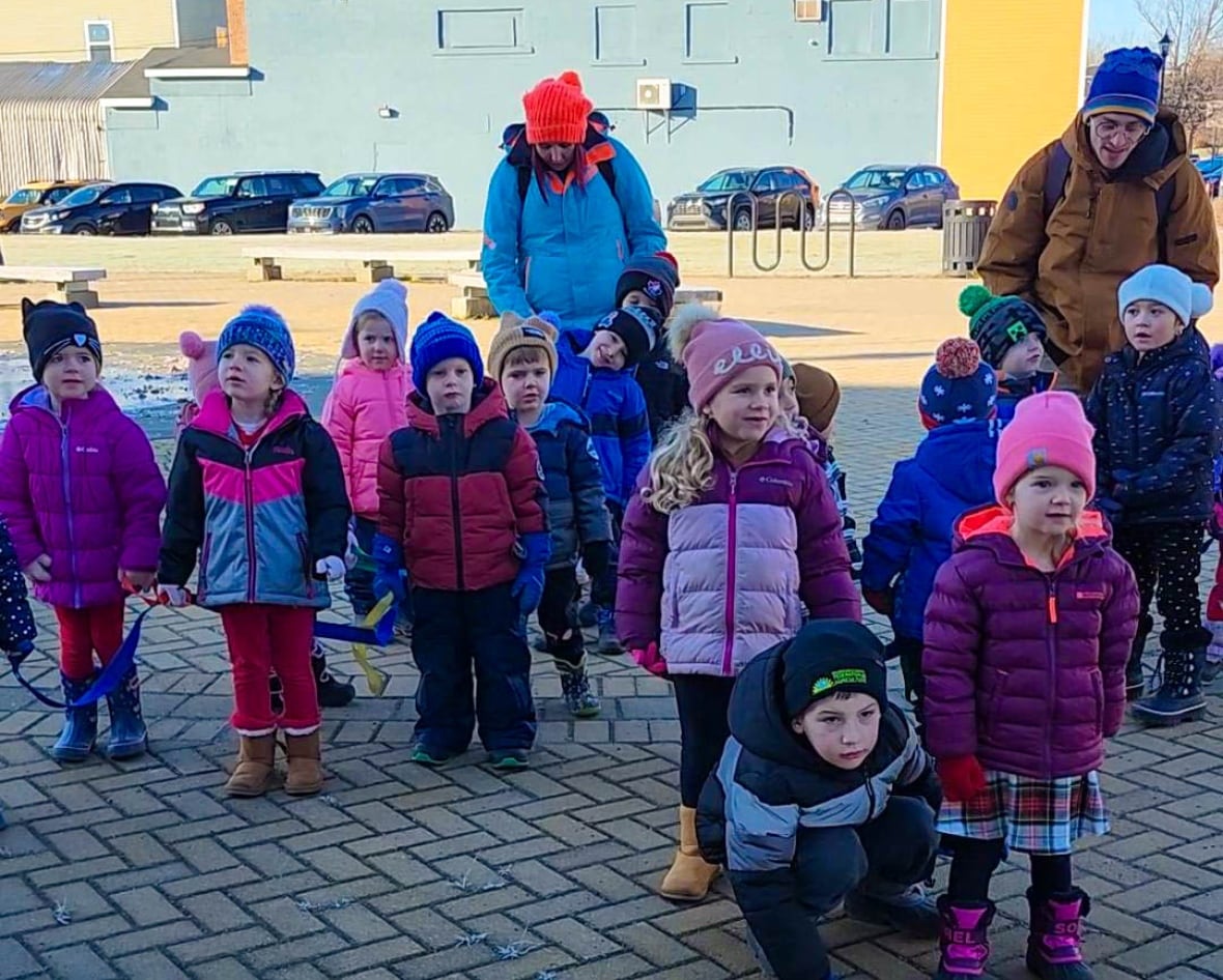 These kids brought Christmas kindness to a picket line in central Newfoundland