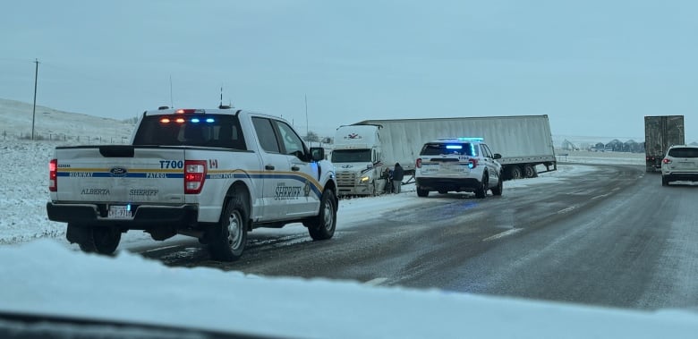 'Like driving in a Slurpee': Freezing rain, slushy snow create treacherous roads on Prairies