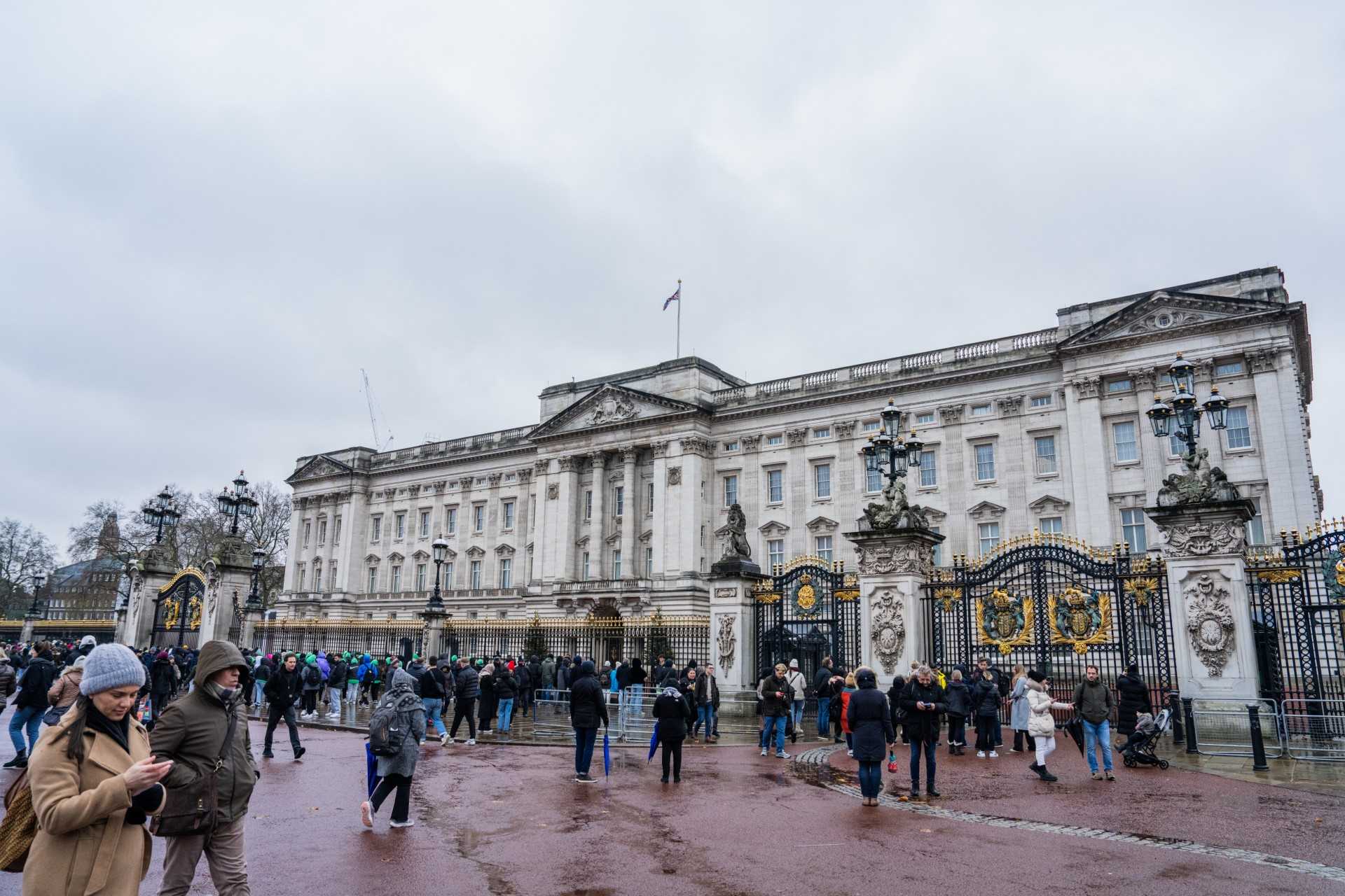 Rowdy Christmas party leads to arrest of Buckingham Palace maid