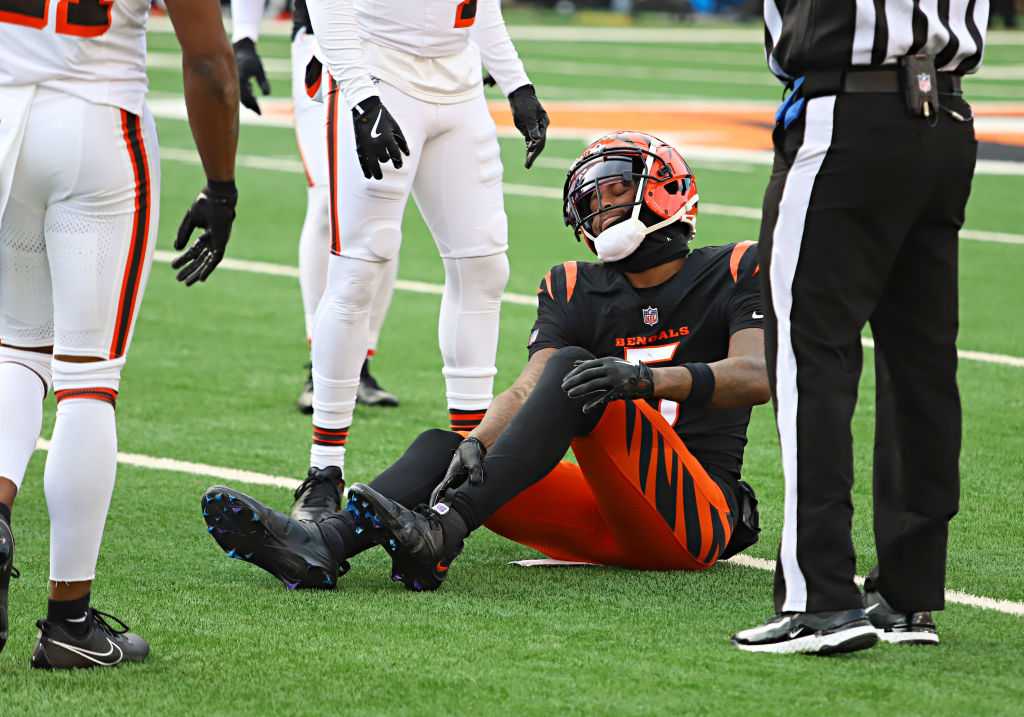 Bengals’ Tee Higgins questionable to play in Saturday’s pivotal game vs. Broncos