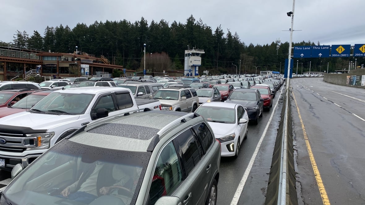 Hundreds without power overnight on Boxing Day amid storms in southwest B.C.