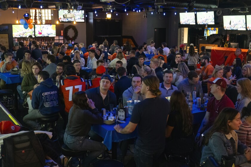 Illini fans squeeze two celebrations into one with Citrus Bowl victory