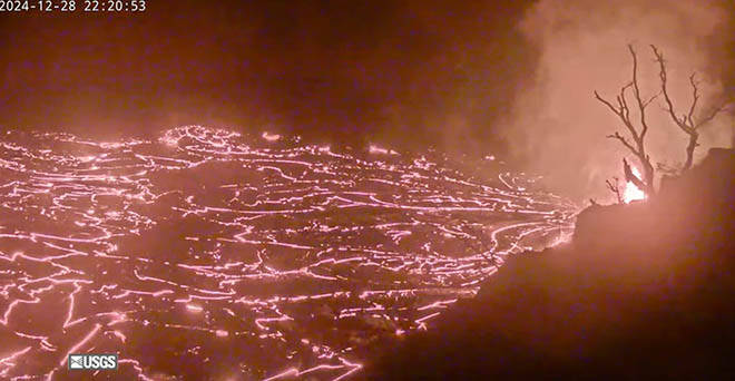 Kilauea summit eruption inside Halemaumau picks up steam