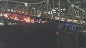 Man arrested after climbing under Brent Spence Bridge following pursuit, police say