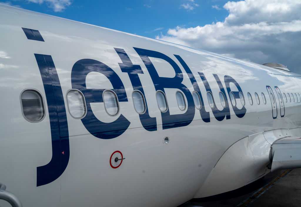 Bodies found in JetBlue plane at Florida airport