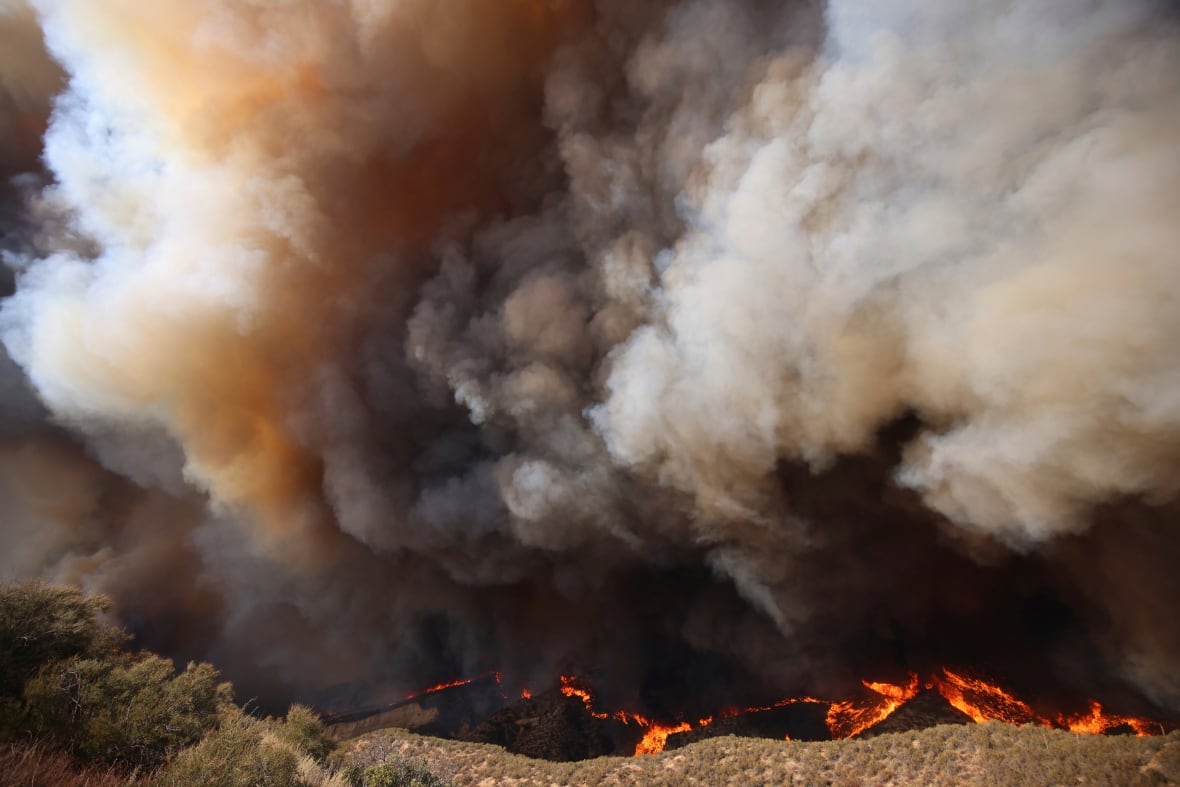 Evacuations ordered as new, fast-moving wildfire threatens remote communities north of L.A.