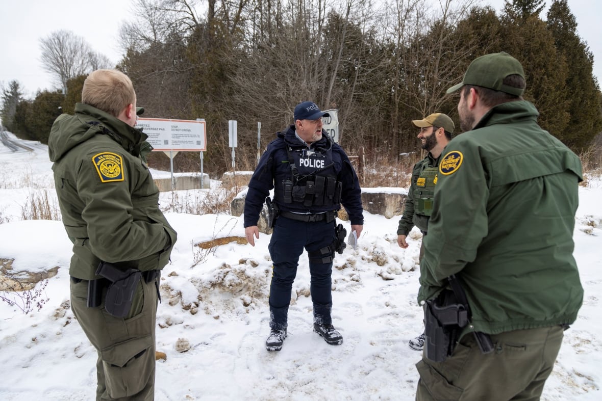 Feds looking for more space to process potential influx of asylum seekers in Quebec