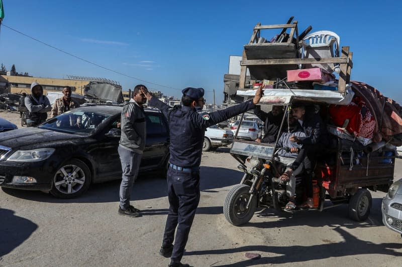 Palestinians caught between despair and hope as they return to Gaza