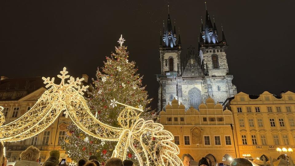 I Toured European Christmas Markets for 7 Days. Here’s The Gear That Kept Me Warm, And The Bag That Fit It All