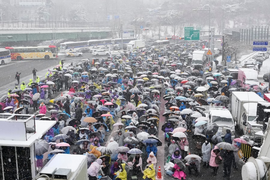 South Korean protesters brave cold to demand Yoon's ouster as detention deadline looms