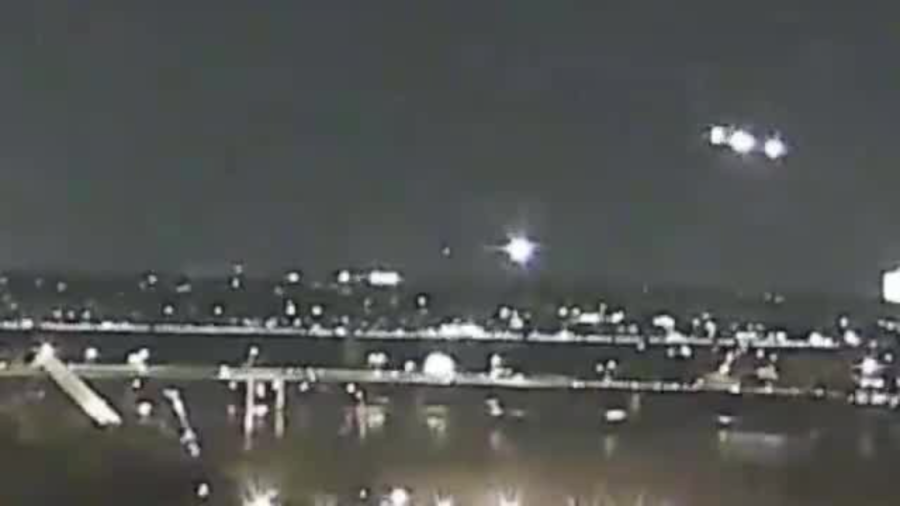 Video captures fiery crash between American Airlines flight and Army Blackhawk