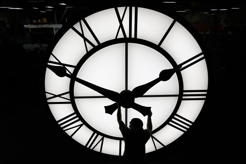 Senators introduce measure making daylight saving time permanent year-round