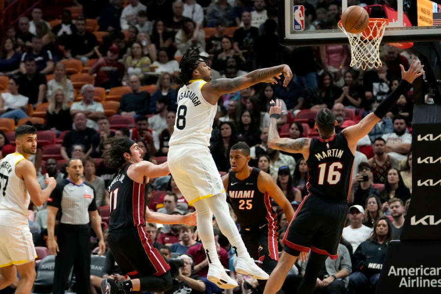 Sensabaugh pours in 34 as Jazz crush Miami, 136-100