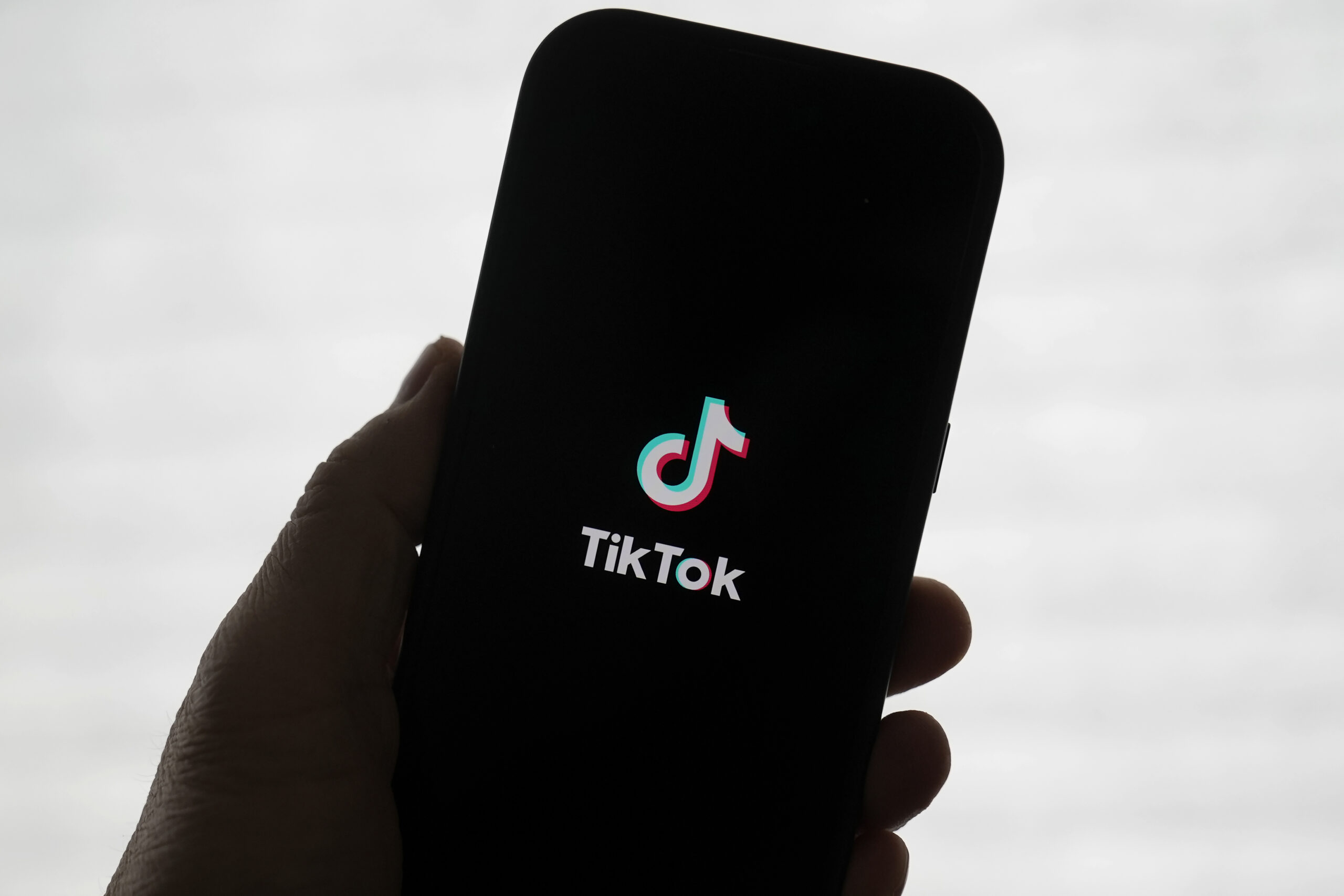 TikTok says it will go dark on Sunday unless given ‘definitive’ assurances – NECN