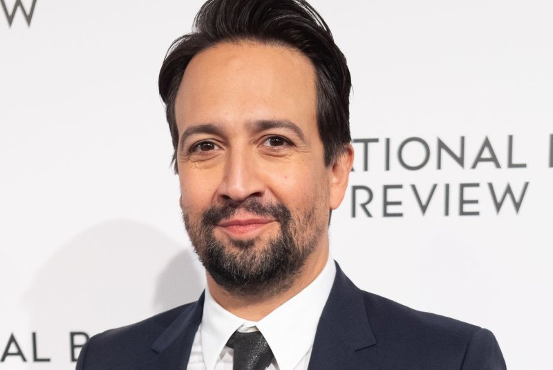 Lin-Manuel Miranda reprises 'Hamilton' role on 'SNL'