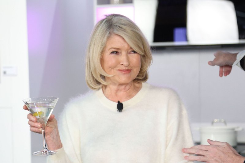 Watch: Martha Stewart says her parole officer squashed 'SNL' hosting gig