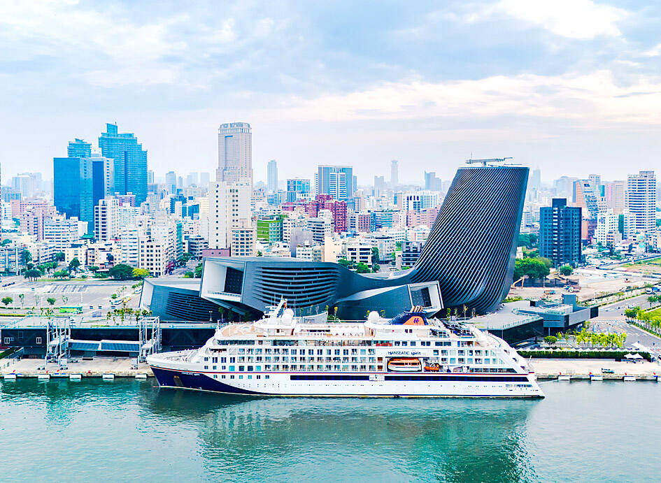 Cruise ships expected to bring 20,000 to Kaohsiung