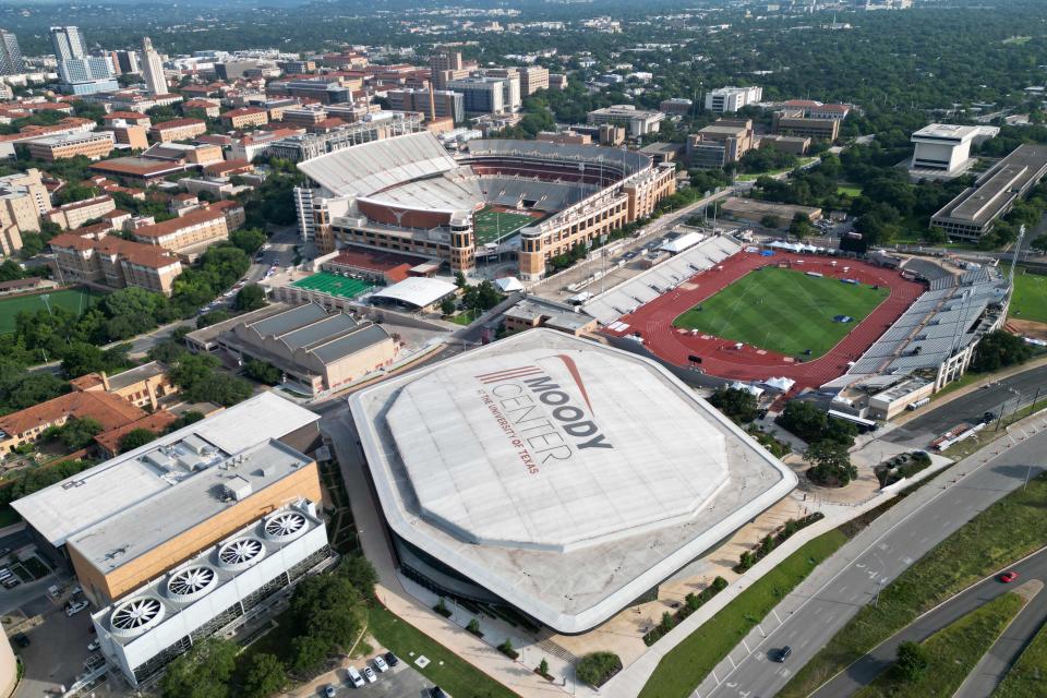 Texas athletic department boats valuation of $1.28 billion, No. 2 in nation