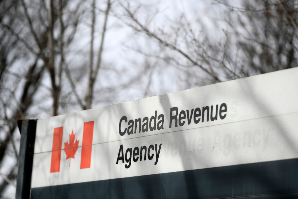 Feds promised to test a new 'automatic' tax filing service — but recycled an old program