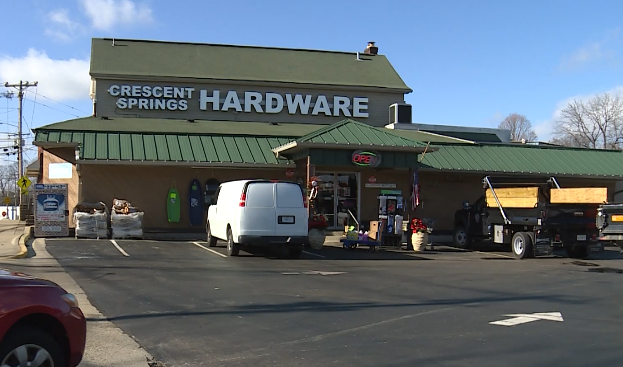 Shoppers getting last minute supplies before snow, colder temperatures arrive