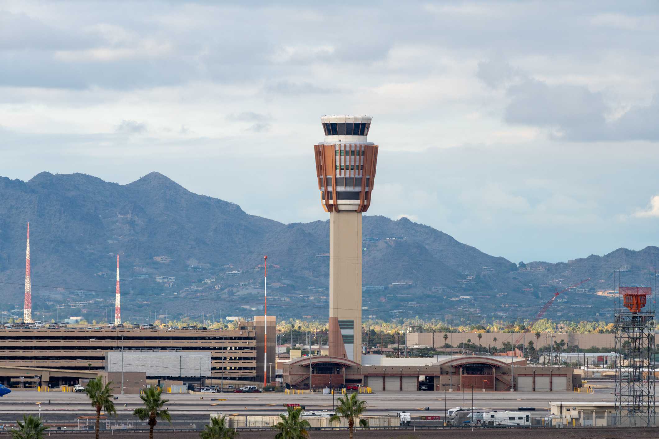 FAA investigating near-collision near Phoenix airport