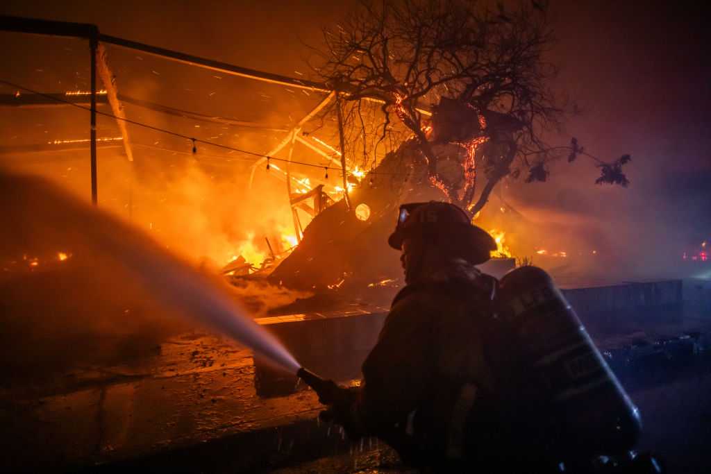 California blazes threaten homes in wildfire