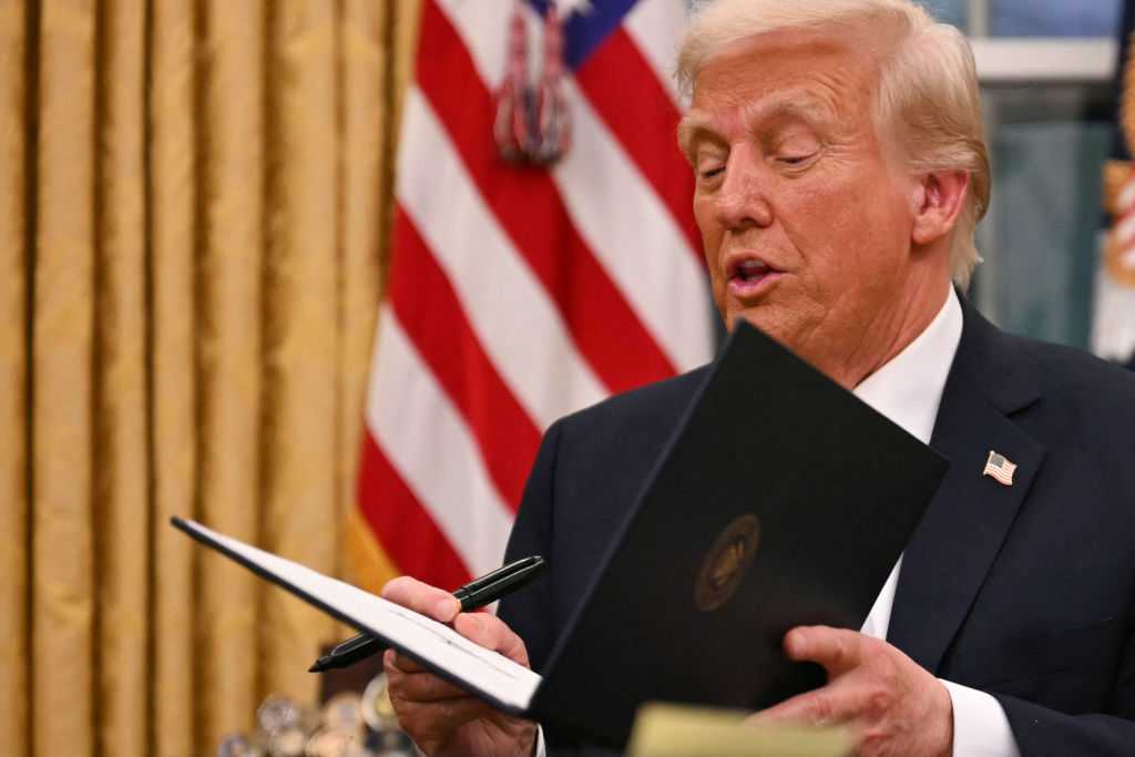 Trump orders government not to infringe on Americans' speech, calls for censorship investigation