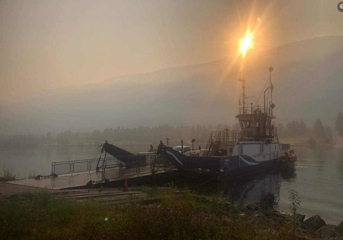 Small Kootenay communities unite to keep ferries running amid labour dispute