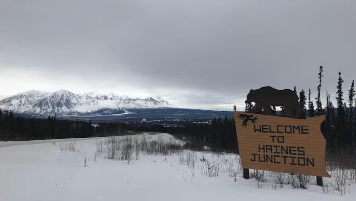 2 running in upcoming mayoral byelection in Haines Junction, Yukon