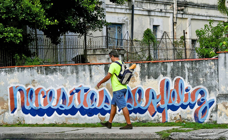 Graffiti artists encourage self-reflection in Cuba