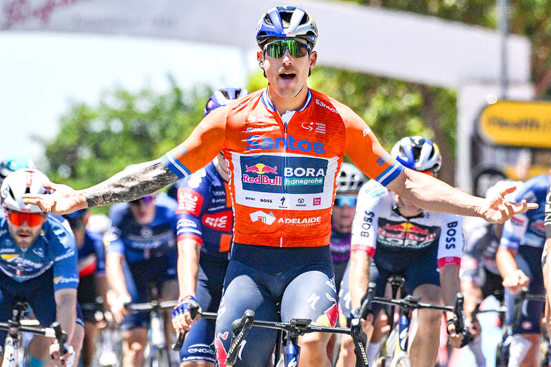 Bloodied Welsford fights back from crash to win another Tour Down Under stage