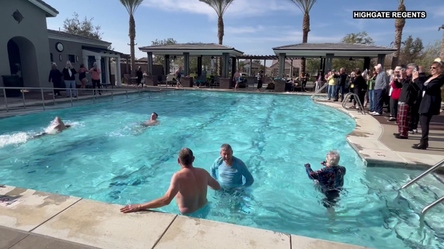 Ice baths, freezing pools and hot chocolate: Bakersfield continues New Year's tradition of polar bear plunge