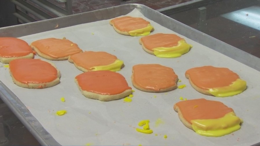 Ohio bakery selling record number of Trump-shaped cookies