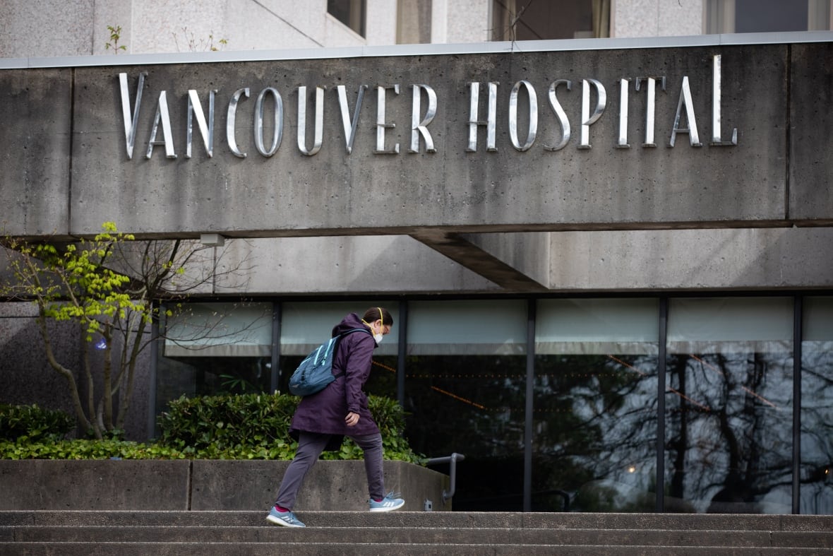 Masking required at all B.C. health-care facilities once again